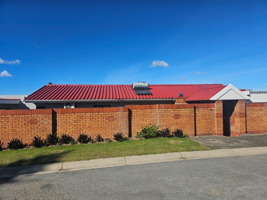 4 Bedroom Property for Sale in Braelyn Eastern Cape